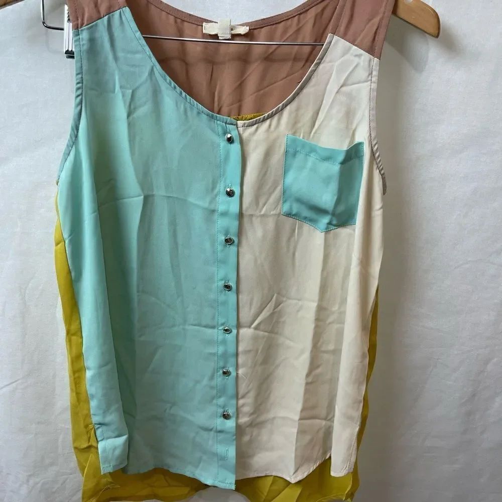Color block Button down Blouse - Picture 6 of 7